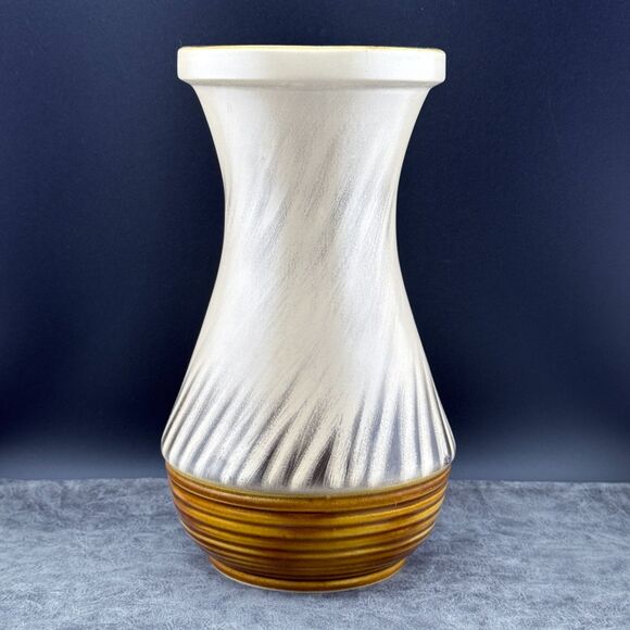 Vintage Sylvac Pottery #4581 Vase England Beige Brown 1960s Retro 9" H - Picture 1 of 7